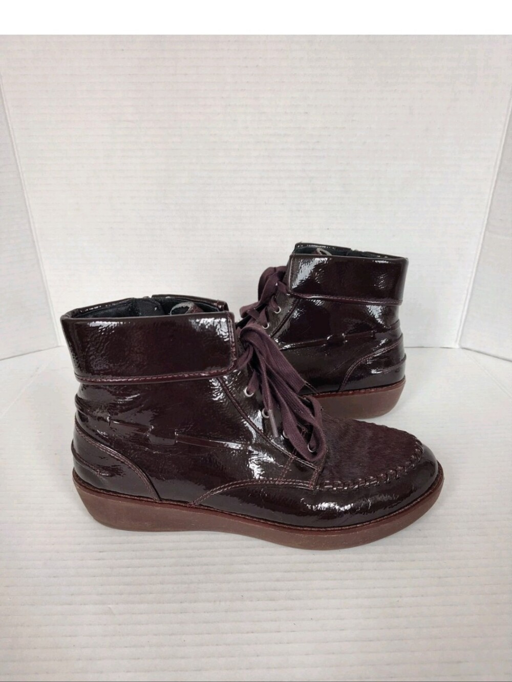 FitFlop Gianini Womens Sz 6.5 Ankle Boots Lace Up Zip Patent Leather & Fur